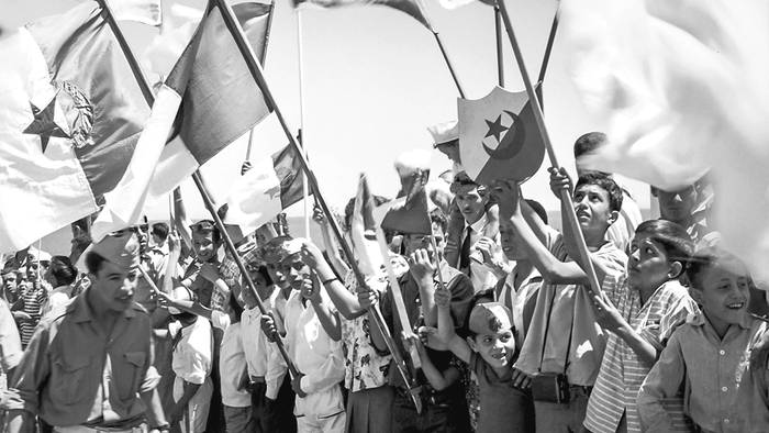 Festejos por la tregua tras ocho años de guerra en Argelia en marzo de 1962. Foto: sin datos de autor.