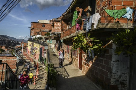 Barrio Comuna 13, en Medellín, Colombia, el 27 de septiembre de 2019. · Foto: Joaquín Sarmiento, AFP Barrio Comuna 13, en Medellín, Colombia, el 27 de septiembre de 2019. · Foto: Joaquín Sarmiento, AFP
