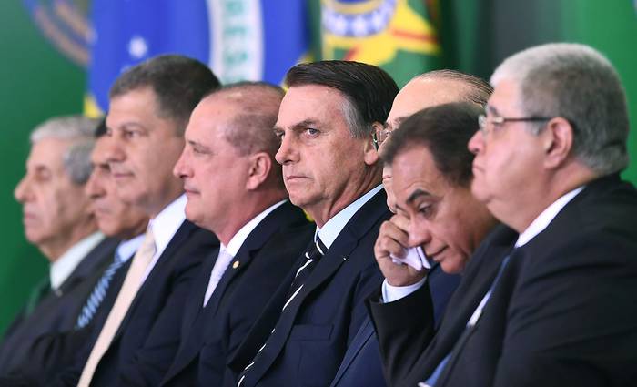 Jair Bolsonaro, durante una ceremonia en la que algunos de los ministros de su gabinete toman posesión del cargo, el miércoles, en el Palacio de Planalto, en Brasilia.  · Foto: Evaristo Sa