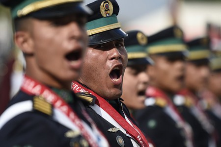Ceremonia de reconocimiento de las Fuerzas Armadas Nacionales Bolivarianas,al presidente Nicolás Maduro, ayer, en el Complejo Militar Fuerte Tiuna, en Caracas. · Foto: Federico Parra Ceremonia de reconocimiento de las Fuerzas Armadas Nacionales Bolivarianas,al presidente Nicolás Maduro, ayer, en el Complejo Militar Fuerte Tiuna, en Caracas. · Foto: Federico Parra