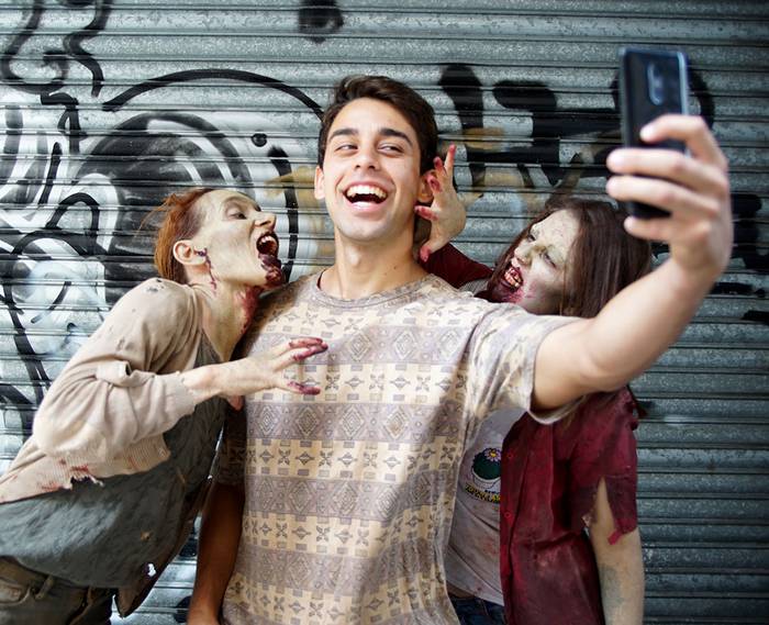 Foto principal del artículo 'Comenzó el rodaje de “El último youtuber”, que enfrenta a zombis con millennials'