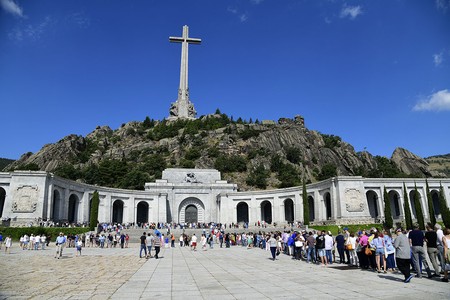 Basílica en el Valle de los Caídos, en San Lorenzo del Escorial, cerca de Madrid (archivo, junio de 2018).
· Foto: Javier Soriano Basílica en el Valle de los Caídos, en San Lorenzo del Escorial, cerca de Madrid (archivo, junio de 2018).
· Foto: Javier Soriano