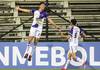Luciano Nequecaur e Ignacio Pereira, tras el segundo gol de Fénix a Huachipato, convertido por Nequecaur, en el Parque Alfredo Víctor Viera. · Foto: Dante Fernández, AFP Luciano Nequecaur e Ignacio Pereira, tras el segundo gol de Fénix a Huachipato, convertido por Nequecaur, en el Parque Alfredo Víctor Viera. · Foto: Dante Fernández, AFP