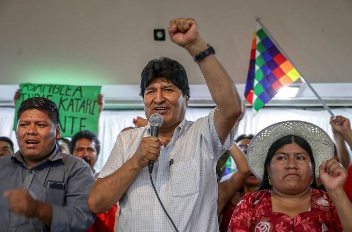 Evo Morales, ex presidente boliviano, durante una reunión para elegir a su candidato presidencial para las elecciones generales bolivianas, este domingo 19 de enero, en Buenos Aires. · Foto: Alejandro Pagni, AFP