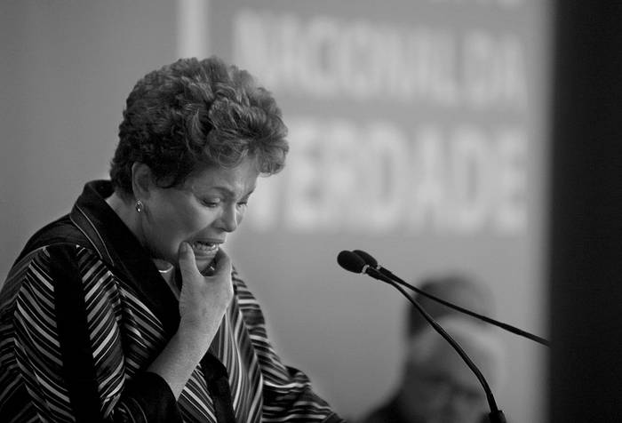Dilma Rousseff, durante un discurso, luego de recibir el informe final de la Comisión de la Verdad, ayer, en el Palacio del Planalto de Brasilia (Brasil). Foto: Fernando Bizerra Jr, Efe  