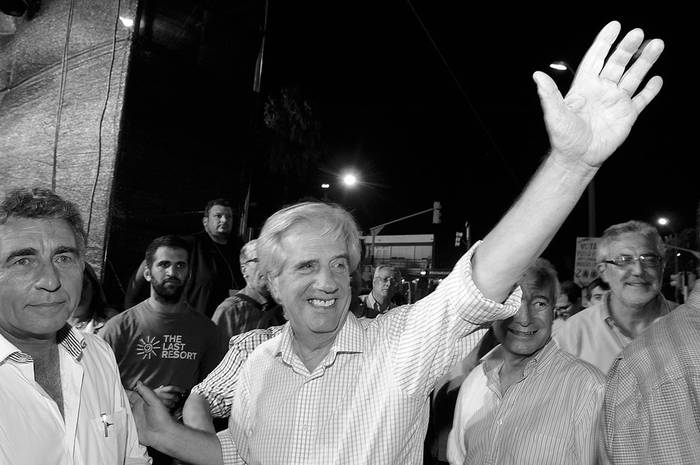 Tabaré Vázquez y Darío Pérez, ayer, en el acto de Maldonado. Foto: Sandro Pereyra