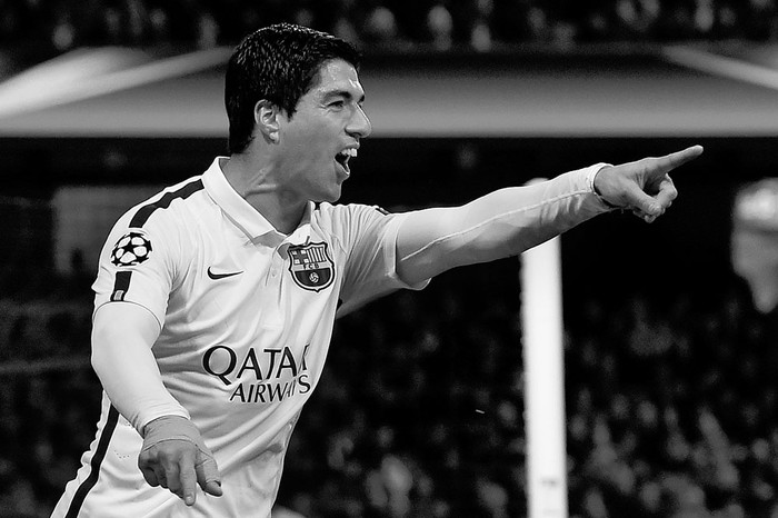 Luis Suárez festeja al anotar su segundo gol para Barcelona ante el Manchester City inglés, ayer, en el estadio Etihad en Manchester, Reino Unido. Foto: Paul Ellis, Afp