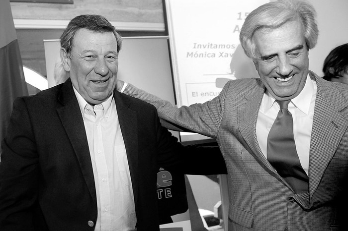 Rodolfo Nin Novoa y Tabaré Vázquez. Foto: Nicolás Celaya (archivo, febrero de 2014)