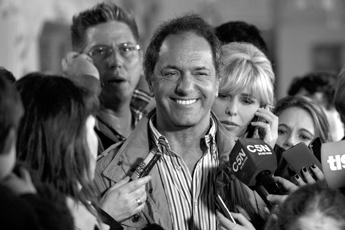 Daniel Scioli durante las elecciones primarias, ayer, en Buenos Aires. Foto: AFP, s/d autor