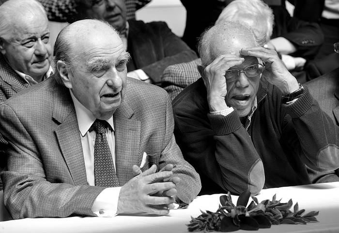 Julio María Sanguinetti y Jorge Batlle durante la presentación de Ateneo Libre, ayer, en la Casa del Partido Colorado. Foto: Federico Gutiérrez