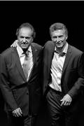 Los candidatos Daniel Scioli y Mauricio Macri al final del debate, ayer en Buenos Aires. / foto: juan mabromata, afp