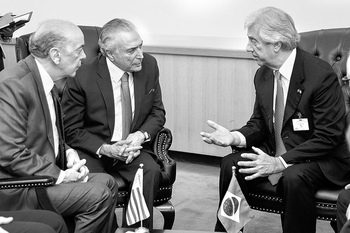 José Serra, canciller brasileño, Michel Temer presidente de Brasil y el presidente uruguayo Tabaré Vázquez, durante una reunión bilateral ayer en Nueva York. Foto: Beto Barata, presidencia brasileña