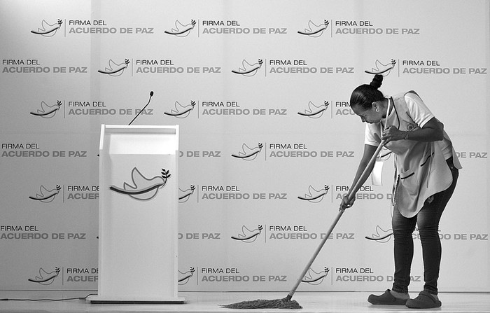 Preparativos para la firma oficial del acuerdo de paz, ayer, en el centro de convenciones de Cartagena, Colombia. Foto: Luis Robayo, AFP