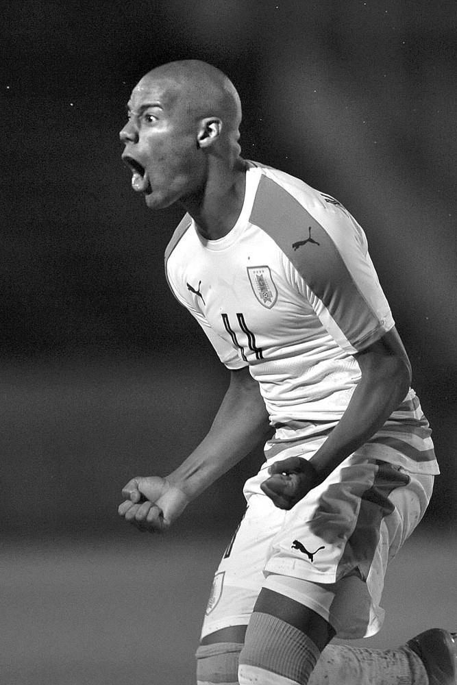 Nicolás De La Cruz festeja el segundo gol a Argentina, ayer, en el estadio Atahualpa de Quito, Ecuador. Foto: Juan Cevallos, AFP