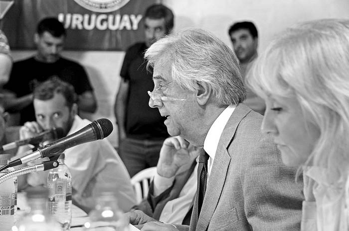 El presidente Tabaré Vázquez, ayer, en Juan Lacaze. Foto: Álvaro Salas, presidencia