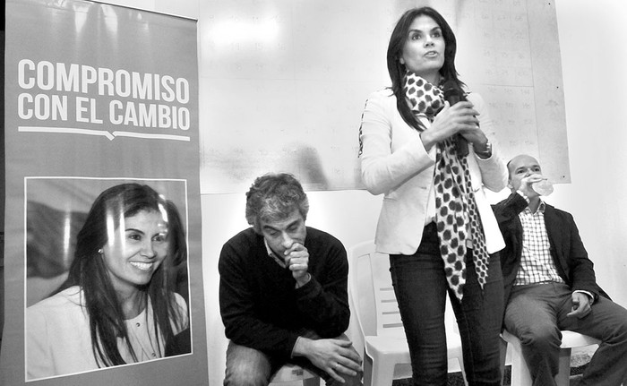 Verónica Alonso, Hebert Reyes (i) e Ignacio Estrada, ayer, durante un plenario de Compromiso con el Cambio. Foto: Federico Gutiérrez