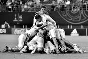 Los jugadores de la selección uruguaya Sub 20, después de derrotar a Portugal, ayer, en Daejeon. Foto: Kim Doo-Ho, AFP