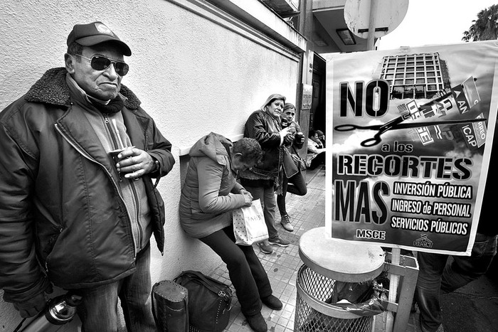 Acto del PIT CNT, ayer, frente al Ministerio de Trabajo y Seguridad Social. Foto: Federico Gutiérrez