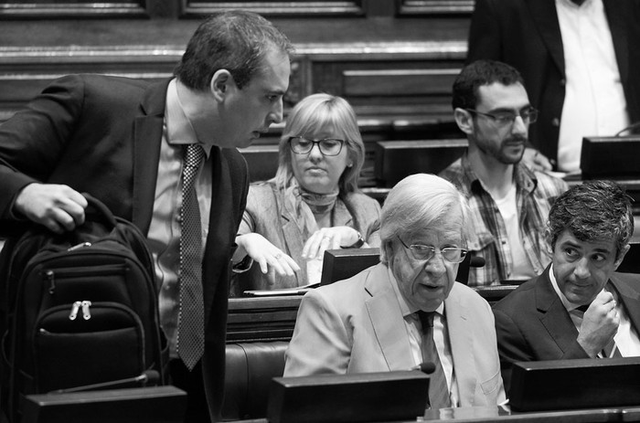 Pablo Ferreri, Danilo Astori y Jorge Polgar, ayer, en la Cámara de Diputados. Foto: Pablo Vignali