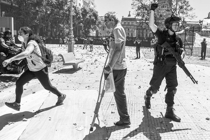 Disturbios, ayer, frente al Congreso argentino. Foto: Eitan Abramovich, Afp