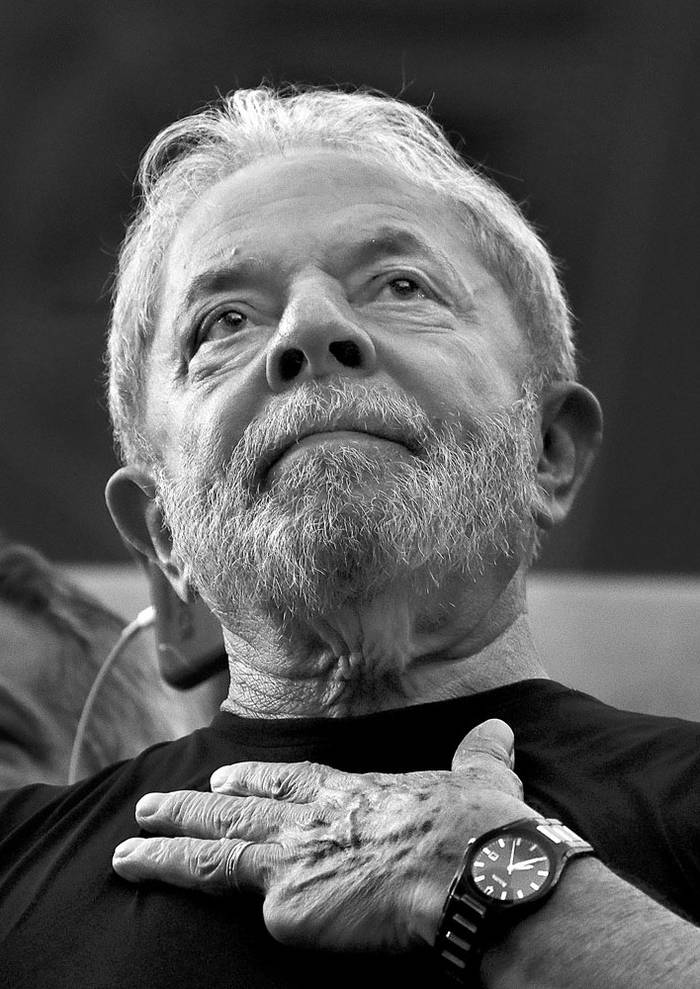 Luiz Inácio Lula da Silva, participa en una manifestación, ayer, en San Pablo, Brasil. Foto: Miguel Schincariol, AFP