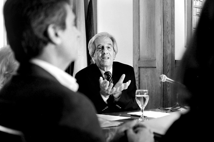 Tabaré Vázquez, durante la conferencia de prensa, ayer, en la residencia de Suárez. Foto: Juan Manuel Ramos