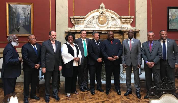 Representantes de Uruguay, México y países de la Comunidad del Caribe, posan, ayer, en la Cancillería uruguaya.
Foto: Secretaría de Relaciones Exteriores de México
