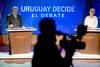 Jorge Larrañaga y Carolina Cosse, ayer, durante el debate en el Canal 4.
Jorge Larrañaga y Carolina Cosse, ayer, durante el debate en el Canal 4.