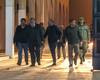 Andrés Berterreche, subsecretario de Defensa, José Bayardi, ministro de Defensa, Juan Andrés Roballo, secretario de Presidencia y Claudio Feola, comandante en jefe del Ejército, ayer, a la salida del Batallón 13. · Foto: Sandro Pereyra Andrés Berterreche, subsecretario de Defensa, José Bayardi, ministro de Defensa, Juan Andrés Roballo, secretario de Presidencia y Claudio Feola, comandante en jefe del Ejército, ayer, a la salida del Batallón 13. · Foto: Sandro Pereyra