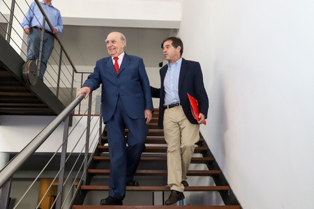 Julio María Sanguinetti y Ernesto Talvi, ayer, tras la a reunión con Luis Lacalle Pou, en la sede del sector Todos. · Foto: Mauricio Zina, adhocfotos Julio María Sanguinetti y Ernesto Talvi, ayer, tras la a reunión con Luis Lacalle Pou, en la sede del sector Todos. · Foto: Mauricio Zina, adhocfotos