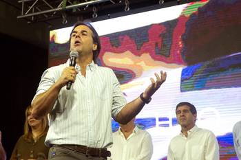 Luis Lacalle Pou, en el acto de cierre, ayer, Las Piedras. Luis Lacalle Pou, en el acto de cierre, ayer, Las Piedras.