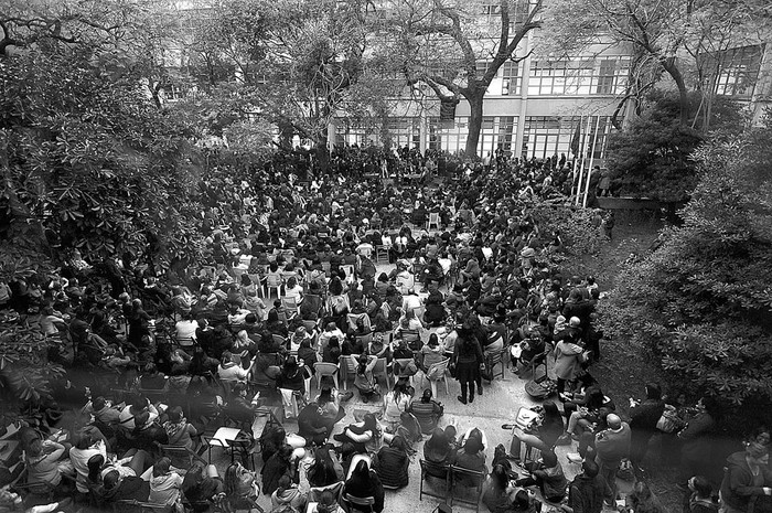 Asamblea de la Asociación de Maestros de Montevideo, ayer, en el Instituto de Profesores Artigas. Foto: Federico Gutiérrez