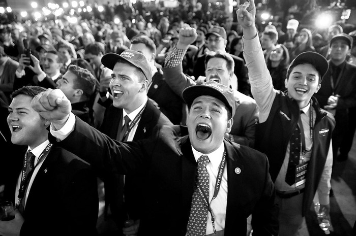 Partidarios de Donald Trump festejando, anoche, en New York Hilton Midtown. Foto: Chip Somodevilla, AFP