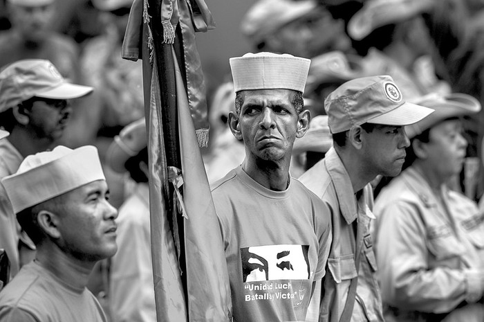 Miembros de la Fuerza Armada Nacional Bolivariana participan en un desfile, ayer, frente al Palacio Presidencial de Miraflores, en Caracas. Foto: Federico Parra, AFP