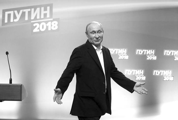 Vladimir Putin en la sede de campaña, ayer, en Moscú. Foto: Alexey Druzhinin, AFP
