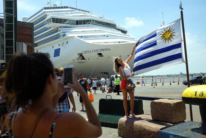 Crucero en el puerto de Montevideo · Foto: Pablo Vignali