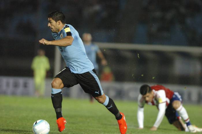 Luis Suárez, durante el partido Uruguay – Paraguay por las clasificatorias hacia Rusia 2018, el 6 de setiembre de 2016, en el estadio Centenario.  · Foto: Iván Franco