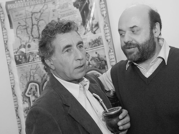 Darío Pérez y Julio Bango durante la presentación de listas de la Liga Federal Frenteamplista en Montevideo. Foto: Nicolás Celaya (archivo, mayo de 2014)