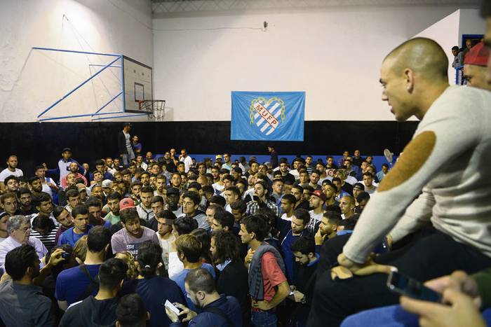 Asamblea de la Mutual de futbolistas. Foto: Andrés Cuenca (archivo, noviembre de 2017)