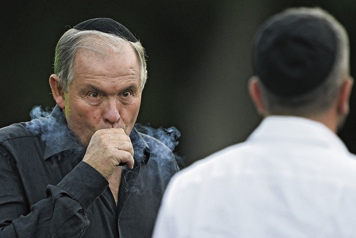 Gerardo Werthein durante el tradicional Festival de las Luces judío de Hanukkah, en Buenos Aires, el 12 de diciembre de 2023. · Foto: Juan Mabromata, AFP