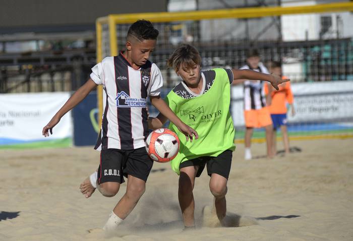 Fútbol infantil en el estadio Arenas del Plata (archivo, enero de 2018).
 · Foto: Andrés Cuenca