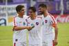 Emiliano Techera, Matías Pérez y Santiago Barboza, de Atenas, al final del partido con Defensor Sporting, ayer, en el estadio Luis Franzini. · Foto: Pablo Vignali Emiliano Techera, Matías Pérez y Santiago Barboza, de Atenas, al final del partido con Defensor Sporting, ayer, en el estadio Luis Franzini. · Foto: Pablo Vignali