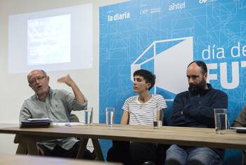 Arnaldo Gomensoro, Valentina Prego y Marcos Etcheverría, el viernes, en La Diaria. Arnaldo Gomensoro, Valentina Prego y Marcos Etcheverría, el viernes, en La Diaria.