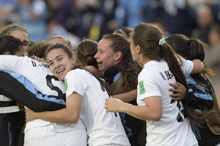 Jugadoras de Uruguay, en el Mundial Femenino Sub-17 de 2018 (archivo, noviembre de 2018). · Foto: Sandro Pereyra