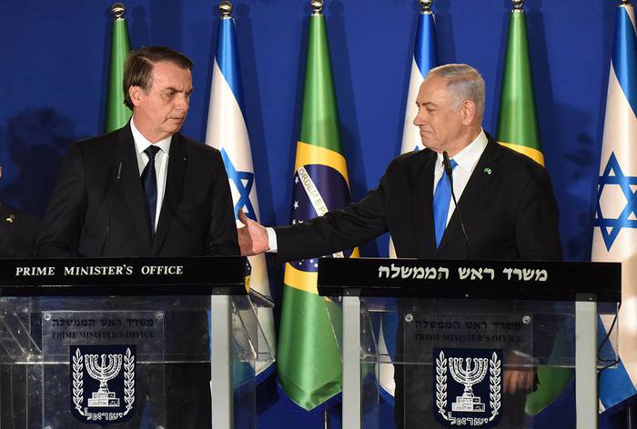 Jair Bolsonaro, presidente brasileño, y Benjamin Netanyahu, primer ministro israelí, durante una conferencia de prensa conjunta, ayer, en Jerusalén.
 · Foto: Debbie Hill