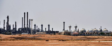 Planta petrolera de Aramco, cerca del área de al-Khurj, en las afueras de la capital saudita, Riad.
Planta petrolera de Aramco, cerca del área de al-Khurj, en las afueras de la capital saudita, Riad.