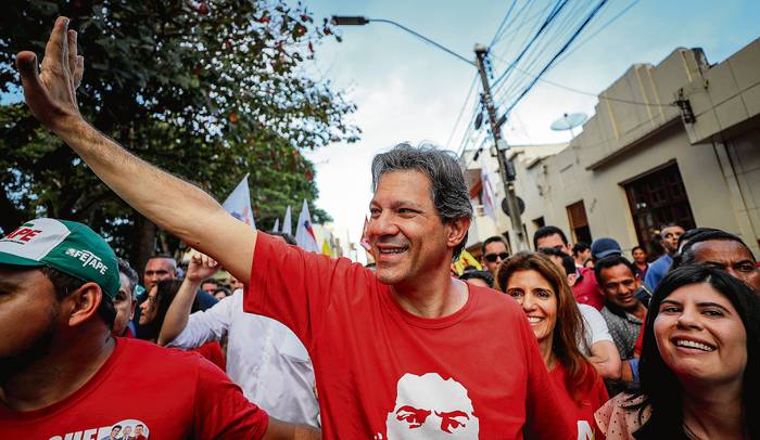 Fernando Haddad, en gira de campaña, el sábado enPernambuco. , pt, afp · Foto: Ricardo Stutckert