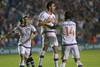 Alfonso Espino, Matías Zunino y Gonzalo Bueno, festejan un gol de Nacional a Fénix, ayer, en el Gran Parque Central. · Foto: Andrés Cuenca Alfonso Espino, Matías Zunino y Gonzalo Bueno, festejan un gol de Nacional a Fénix, ayer, en el Gran Parque Central. · Foto: Andrés Cuenca