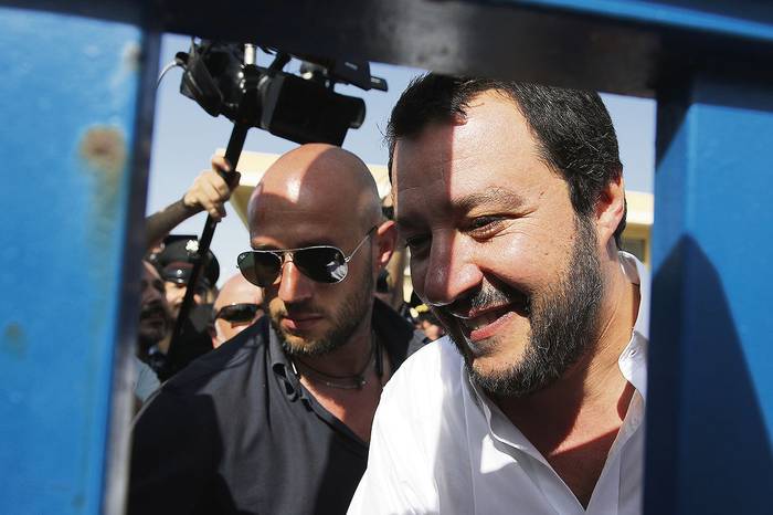 Matteo Salvini, nuevo ministro del Interior de Italia, ayer, en Pozzallo, Sicilia.
 · Foto: Carmelo Lenzo