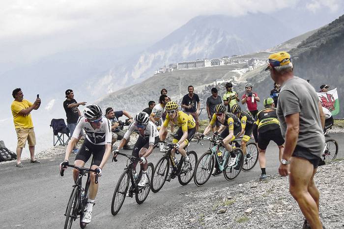 Tour de Francia, en décimoséptima etapa, ayer, entre Bagneres-de-Luchon y Saint-Lary-Soulan Col du Portet.
 · Foto: Marco Bertorello, AFP